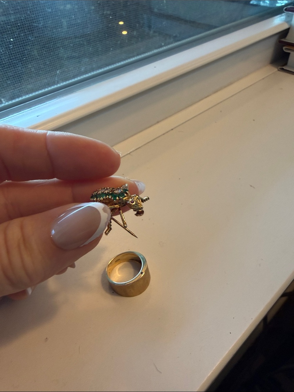 Herbert Rosenthal Emeralds and diamonds Ring
18k gold with detachable Pin - Picture 17 of 17